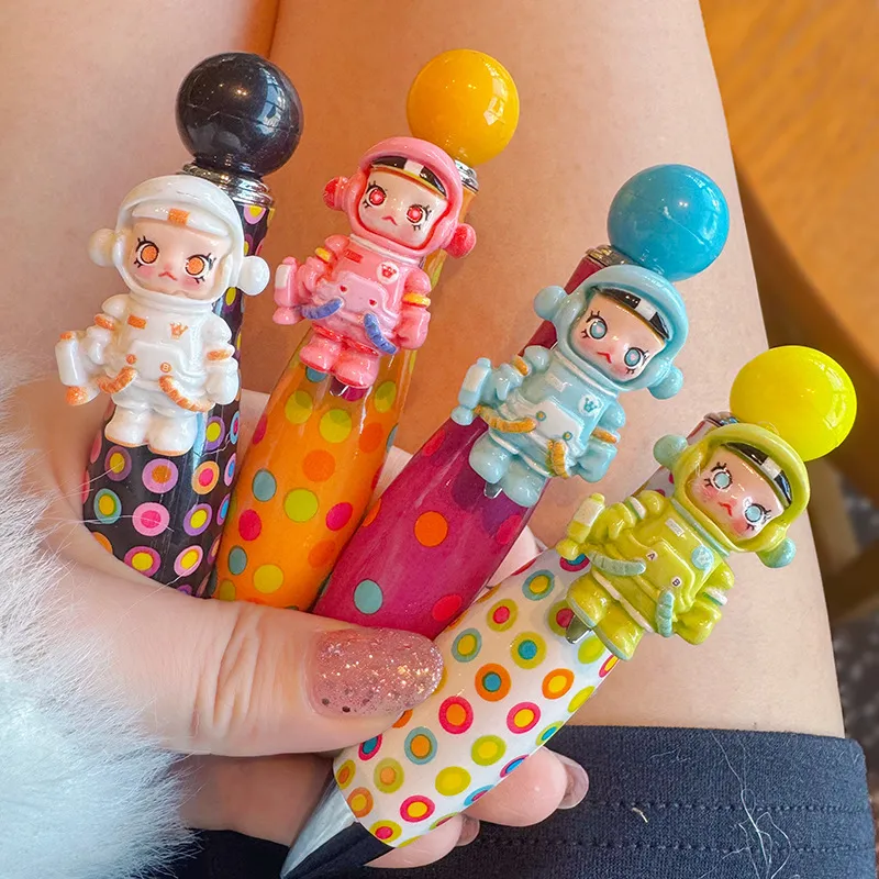 Astronaut Figure Topper Retractable Ballpoint Pen – Cute 3D Spaceman Charm Pen with Soft Cushion Grip, Kawaii Chubby Barrel Black Ink Pen for Students, Exam & Journaling